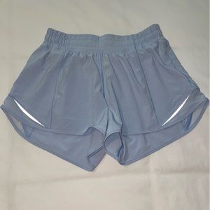 Lululemon Hotty Hot Short II *Long 4" in Daydream